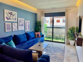 Modern Marina Bay Flat - Beach Walk & Balcony